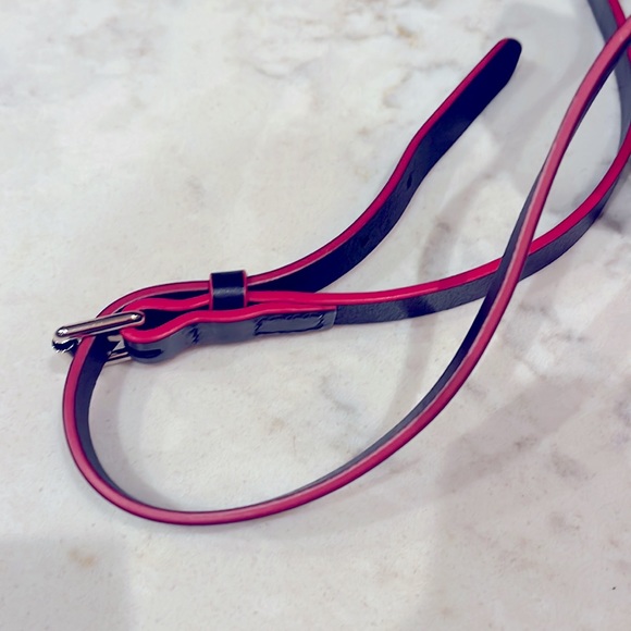 DOONEY & BOURKE x DISNEY I AM ALL EARS CROSSBODY LEATHER BAG! TRULY GORGEOUS! ❤️ - Picture 9 of 9